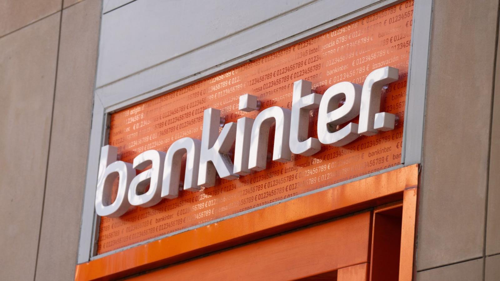 Fachada de una oficina de Bankinter, en una imagen de archivo