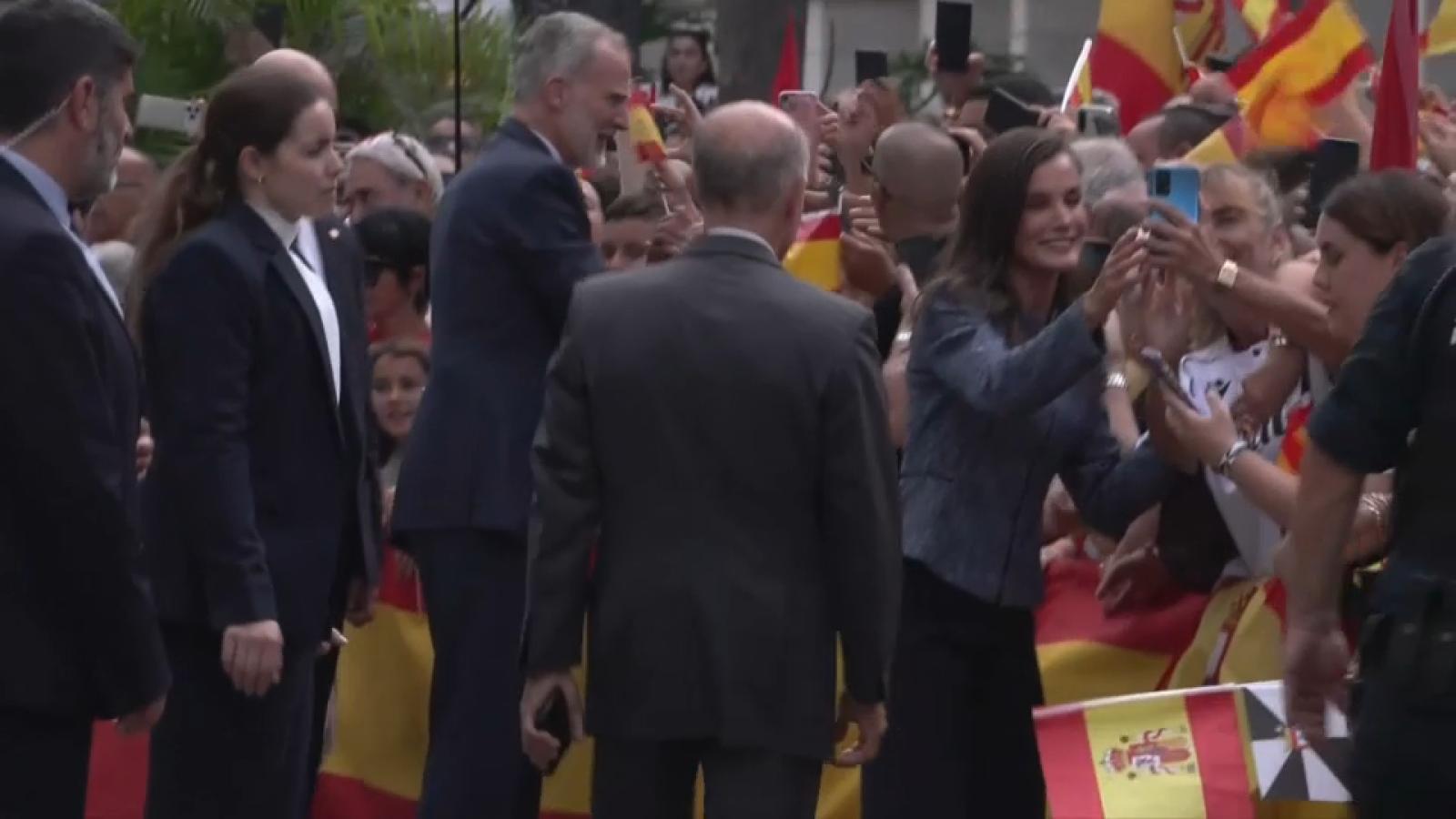Felipe VI y Letizia durante su visita a Ceuta